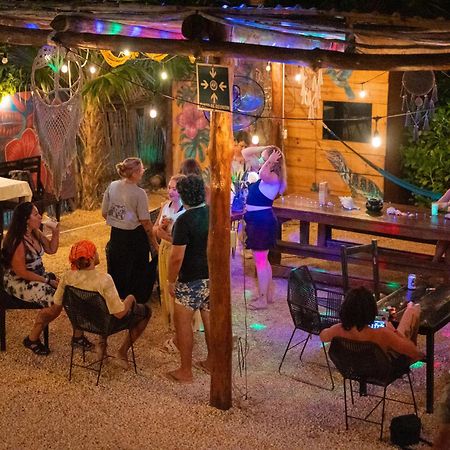 Mapache Hostel&Camping Isla Holbox Exterior foto