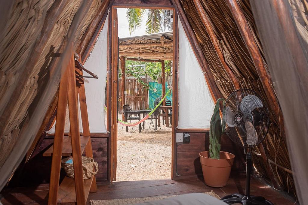 Mapache Hostel&Camping Isla Holbox Exterior foto