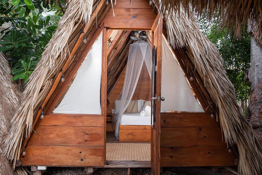 Mapache Hostel&Camping Isla Holbox Exterior foto